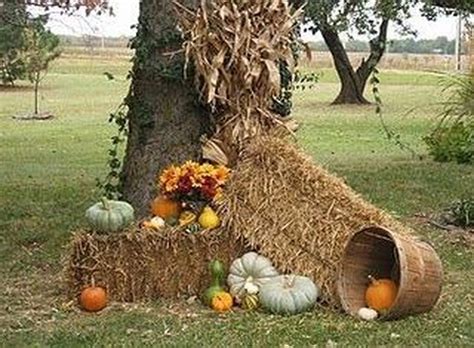 20 Perfect Fall Outdoor Decoration For Your Inspiration