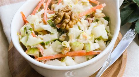 Scopri altre ricette simili a salsa allo yogurt. Ricetta Insalata croccante con salsa di Yogurt e Noci ...