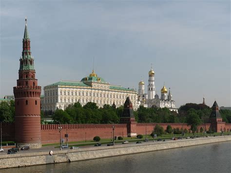 Un Bărbat A încercat Să Intre în Kremlin Pentru A Cere Să