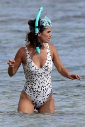 Rachel Bilson In A Swimsuit Hawaii 08 16 2021 CelebMafia