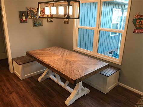 Banquette,corner bench,kitchen seating,l shaped bench,breakfast nook