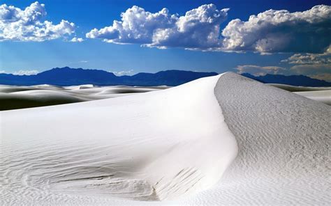 White Sands Of The Desert Wallpapers And Images Wallpapers Pictures
