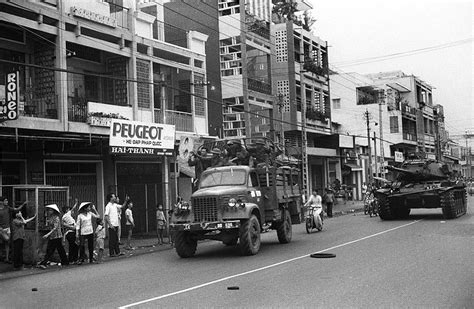 Die niederlage des westens in kabul erinnert an die katastrophe in südvietnams hauptstadt saigon ende april 1975. Photos 30 Images of 1975 Saigon - Saigoneer