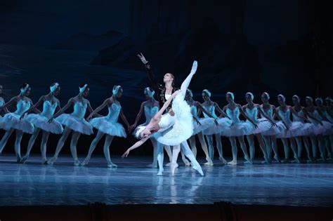 El Lago De Los Cisnes Con El Ballet De San Peterbusgo