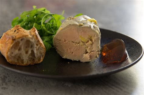 Foie gras maison mi-cuit au torchon au Sauternes