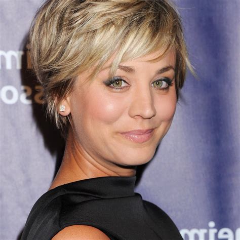 20 Photos Short Feathered Bob Crop Hairstyles