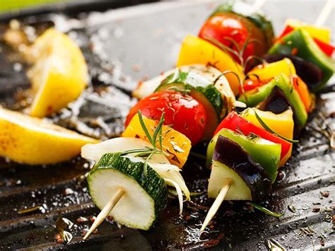 Aujourd'hui, on va parler recette feuille de brick ! Brochettes de légumes grillés | Une recette SOSCuisine