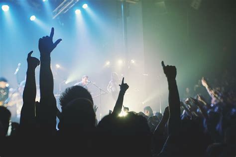 Hd Wallpaper People Watching Live Band Crowded Concert Singer