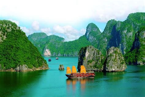 Best Of Vietnam Tour Amazing Ha Long Bay To Labyrinth Cu Chi Tunnels