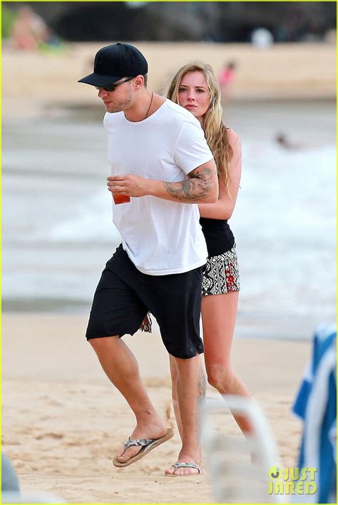 Ryan Phillippe Hawaiian Getaway With Paulina Slagter Photo 2890529 Ryan Phillippe Photos