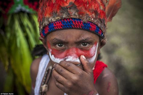 Inside The Largest Tribal Gathering In The World In Papua New Guinea