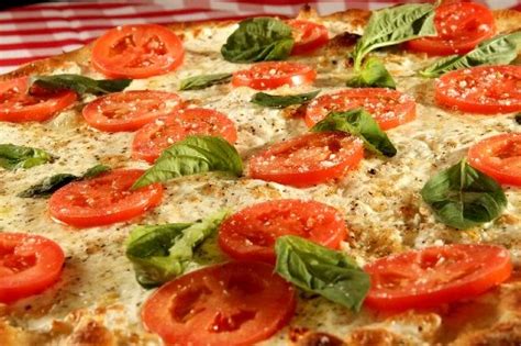oh my yum tomato and basil pizza from grimaldi s food recipes favorite recipes