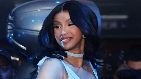 Cardi B Shares Video Of Wardrobe Malfunction And Tiktok Hack To Fix Hiphopdx