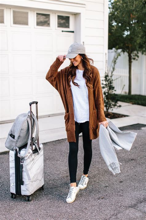 Cute And Comfy Travel Outfits Hana Scholl