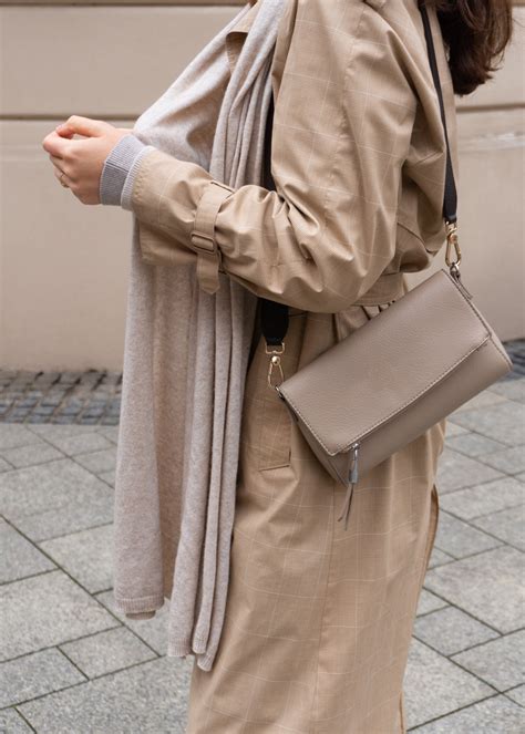Beige Outfit Style Fashion Autumn Shoulder Bag 2 — Rg Daily