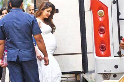 Pregnant Kareena Kapoor Photos Pics Pregnant Kareena Kapoor Photos Photos Pregnant Kareena