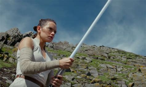 Star Wars 8 Rey And Luke First Words From The Last Jedi Officially