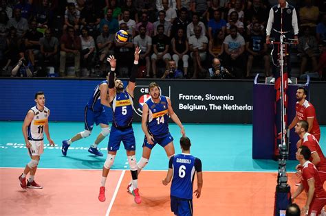 Resultados ao vivo de vôlei masculino e vôlei feminino. Europeu de Vôlei Masculino 2019 - Dia 10 - Surto Olímpico