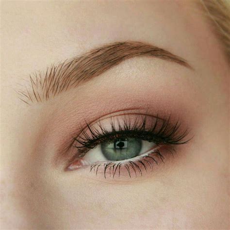 Subtle Rose Colored Eye Look That Can Be Made More Glam Or More Natural