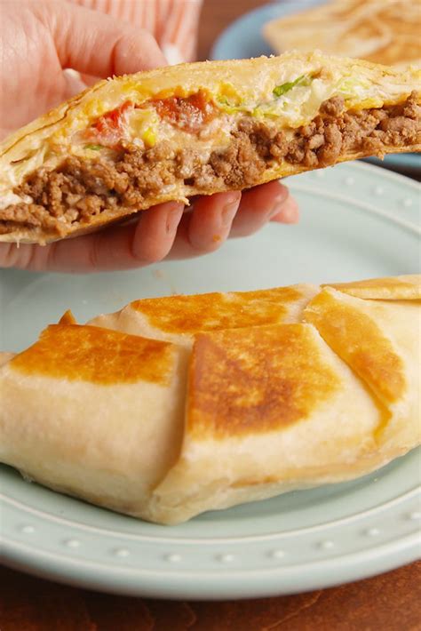 Warm your tortilla for about 30 seconds, flipping halfway. This Is How To Make A Legit Crunchwrap Supreme At Home ...