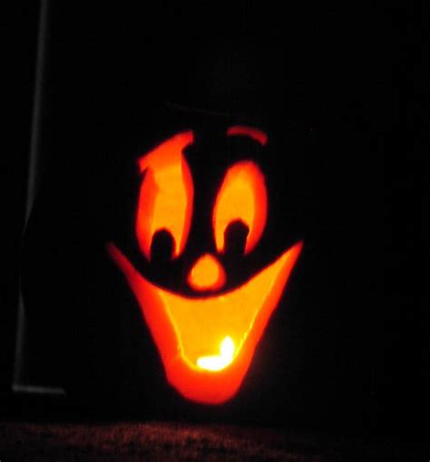 A Smiley Pumpkin Face Pumpkin Faces Halloween Jack O Lanterns