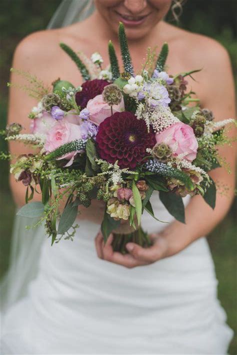So if you're considering having small wedding bouquets, check out these bouquets i've rounded up and get inspired. 30 Fall Wedding Bouquets - Rustic Wedding Chic