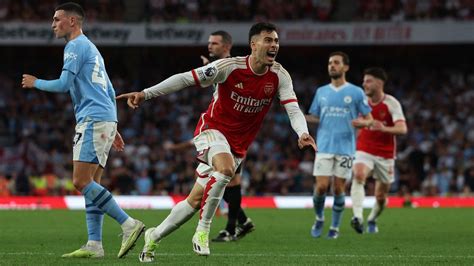 late deflected gabriel martinelli goal gives arsenal narrow victory