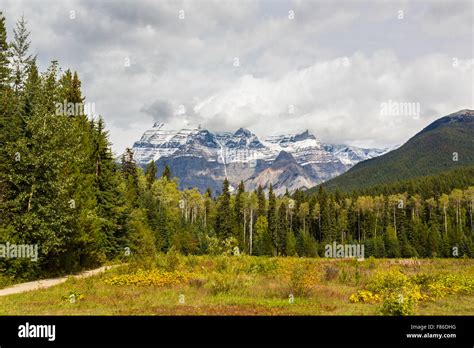 Mountain Scenery Mount Robson Mount Robson Provincial Park British