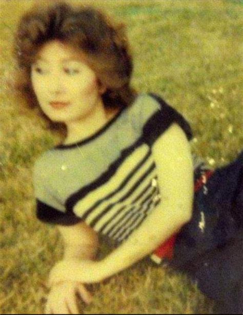 My Then Nineteen Year Old Mom In 1983 R Oldschoolcool