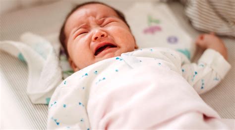 7 Alasan Umum Bayi Menangis Dan Cara Menenangkannya Mommies Daily