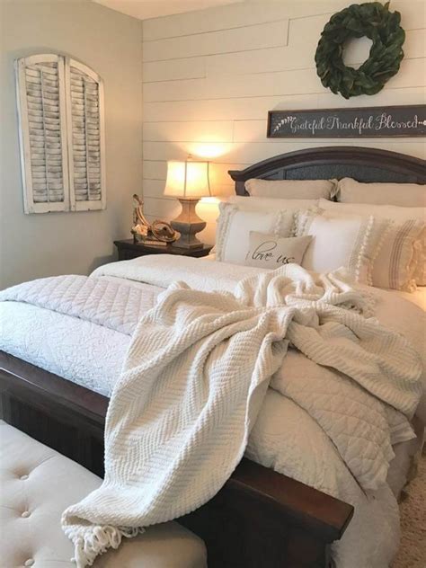 18 Rustic Farmhouse Bedroom Decor Ideas To Transform Your Bedroom The Art In Life