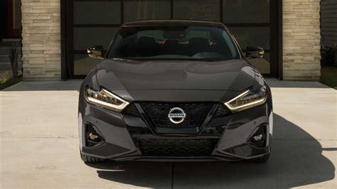 2021 Nissan Maxima 40th Anniversary Edition Has Snazzy Looks And