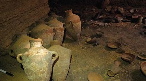 ‘extremely Rare Amazing Discovery Of Burial Cave In Israel