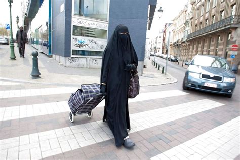 Ja Vanlige Fakta Om Burka Og Niqab Burka Nikab Og Andre Plagg Som Dekker Til Ansiktet