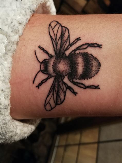 Bumblebee Tattoo Done By Ashley Crow The Crow Quill Southampton Uk