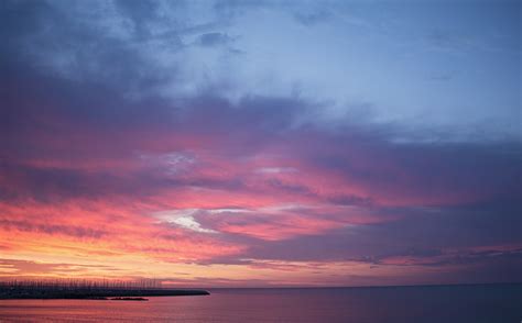 무료 이미지 바다 대양 수평선 구름 해돋이 일몰 새벽 분위기 황혼 적운 잔광 아침에 붉은 하늘