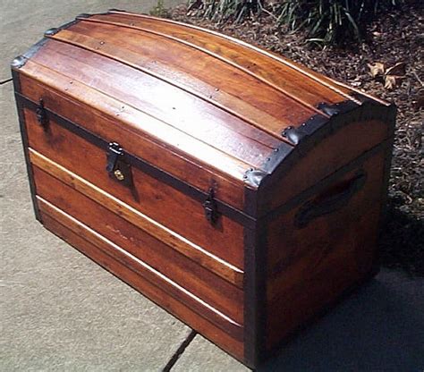 Antique Trunk 301 Trunks And Chests Old Trunks Vintage Trunks
