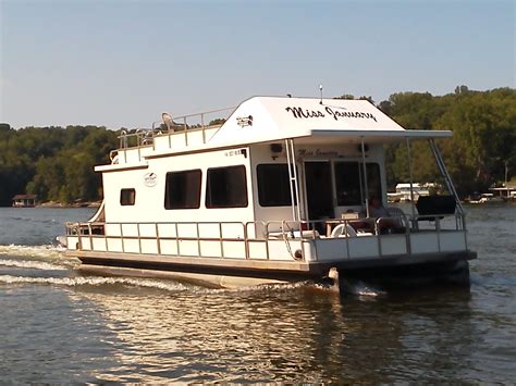 Fishing boats, pontoon boats, campground w/ water, electric & some sewer. Houseboats - Smith Mountain Lake Houseboat Rentals at ...