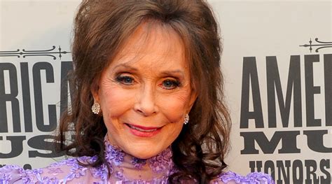 remember when loretta lynn released ‘coal miner s daughter traditional country