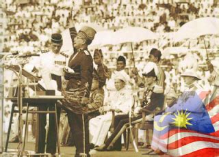 Perlembagaan malaysia dikenali sebagai perlembagaan persekutuan yang mengandungi 183 perkara yang terbahagi kepada 15 bahagian. mayang perapu: MALAYSIA DAN PERLEMBAGAAN NEGARA