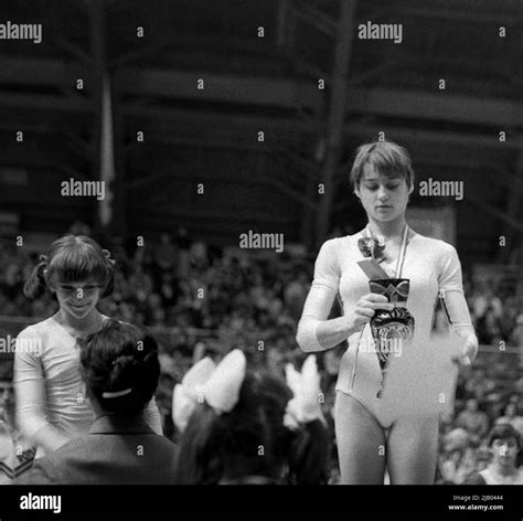 Romanian Gymnast Nadia Comaneci Approx Stock Photo Alamy
