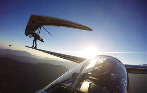 Picture Of The Day Hang Glider Lands On Sail Plane’s Wing Twistedsifter