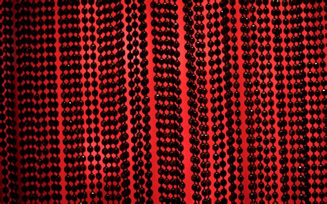 Download Wallpaper 3840x2400 Beaded Curtain Black Red 4k