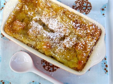 Add milk, sugar, melted butter, vanilla, cinnamon, and salt. Banana Bread Pudding | My Colombian Recipes