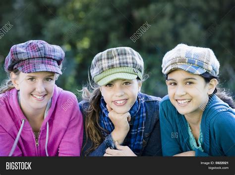 Group Tween Girls Image And Photo Free Trial Bigstock