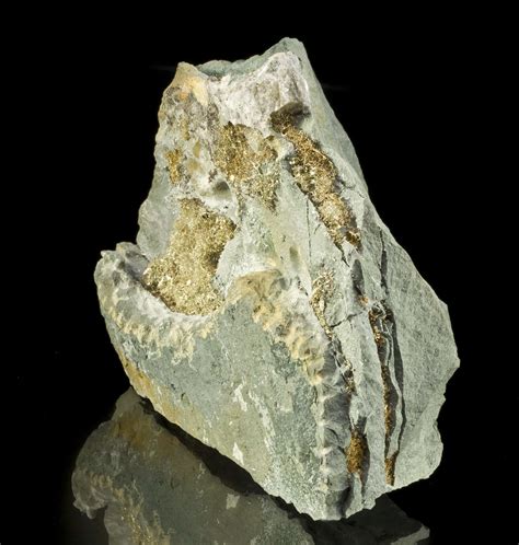 Gold Crystals In Natural Matrix Irocks Fine Minerals