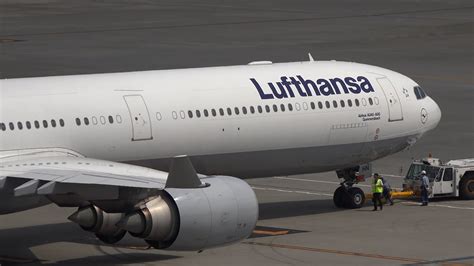 Lufthansa Airbus A340 600 D Aihn Pushback Hndrjtt Youtube