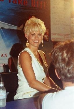 Loretta lynn morgan (born june 27, 1959) is an american country music singer. Lorrie Morgan | Country female singers, Womens haircuts, Beautiful girl body