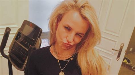 Самые новые твиты от britney spears (@britneyspears): Britney Spears' Instagram Is A Guide To Genuinely Not ...