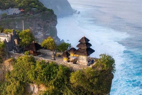 Pura Uluwatu Indonesia Itu Indah Pusat Informasi Tempat Wisata Populer Di Indonesia